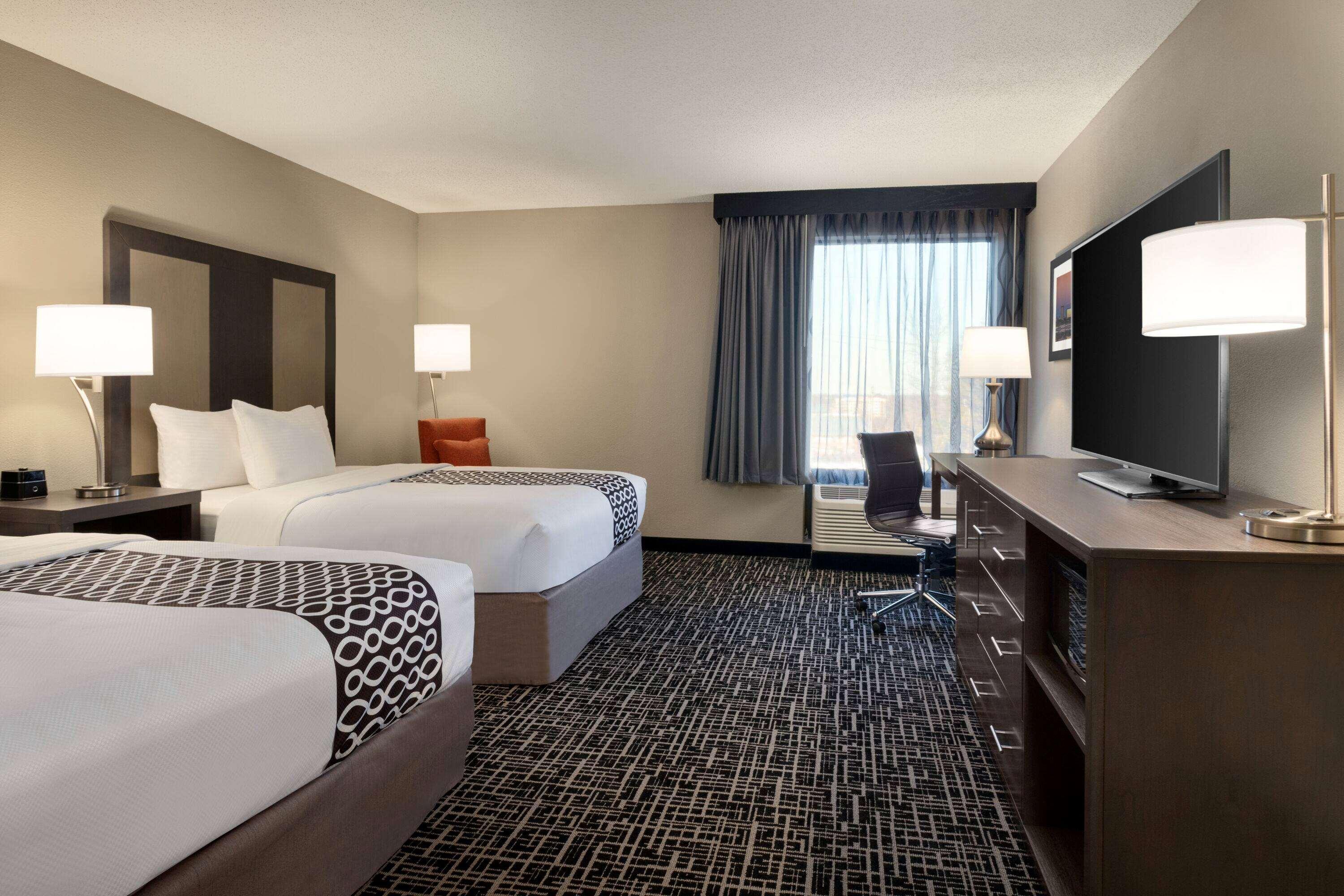 La Quinta Inn & Suites By Wyndham St Louis Route 66 Windsor Springs Dış mekan fotoğraf