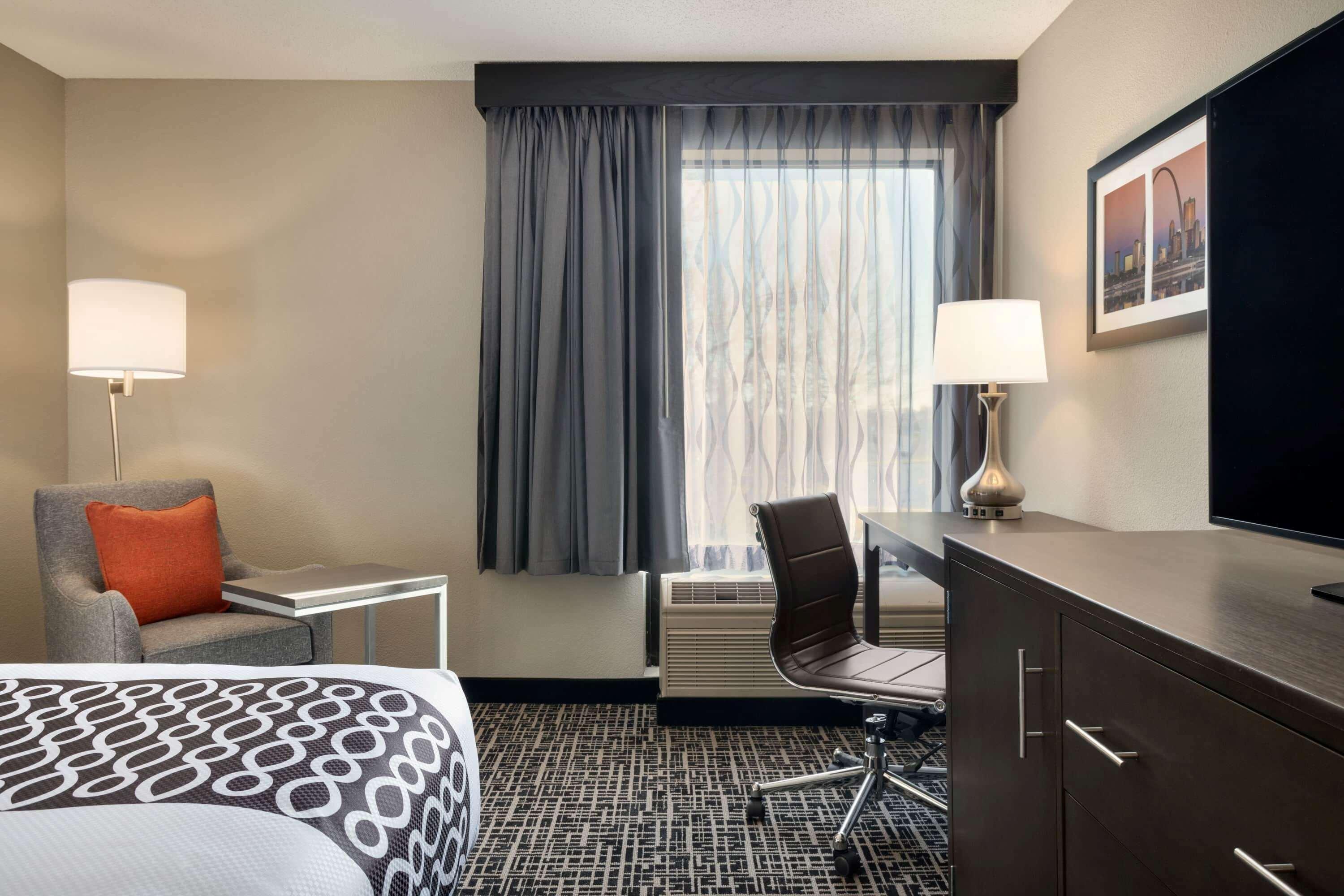 La Quinta Inn & Suites By Wyndham St Louis Route 66 Windsor Springs Dış mekan fotoğraf